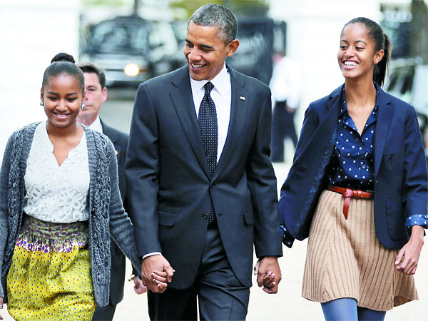 obama-and-daughters